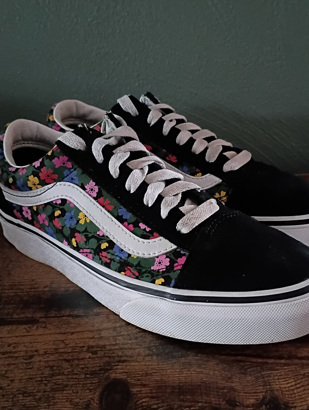 Vans Old Skool Low Top Skate Sneakers Womens 7/Mens 5.5 Floral/Black Suede Shoes